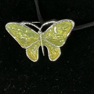 Sweet butterfly brooch/pin